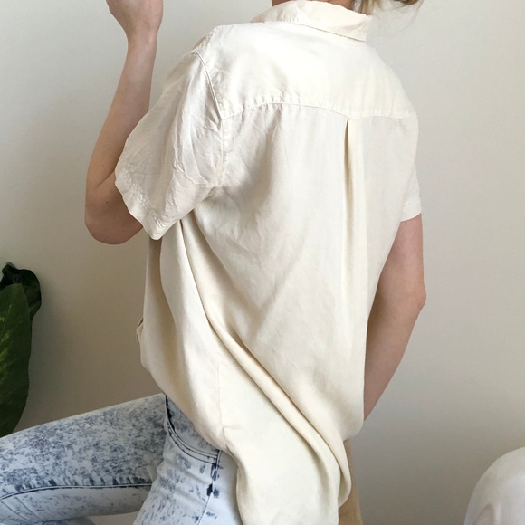 Vintage Tops - ✨VINTAGE/ silk pocket button up blouse